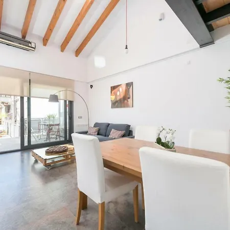 Lejlighed Lejlighed I På 127 M². Soveværelser: 2. Private Badeværelser: 2.